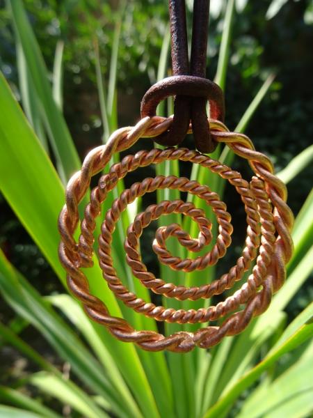 Galaktischer Tensorring mit Doppelspirale | 144 MHz Kupfer | Handgefertigter Dimensionswirbel (Ø 5 cm)